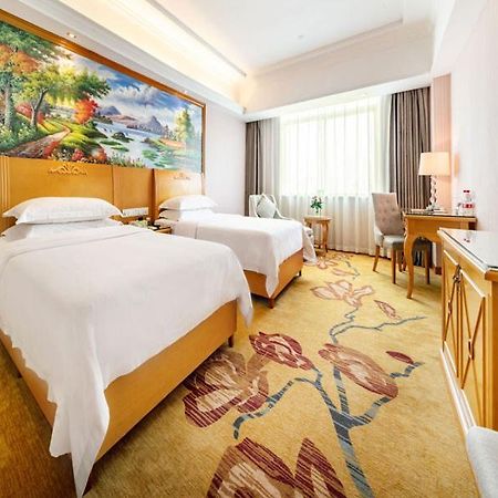 Vienna Hotel Banxuegang Road Thẩm Quyến Ngoại thất bức ảnh