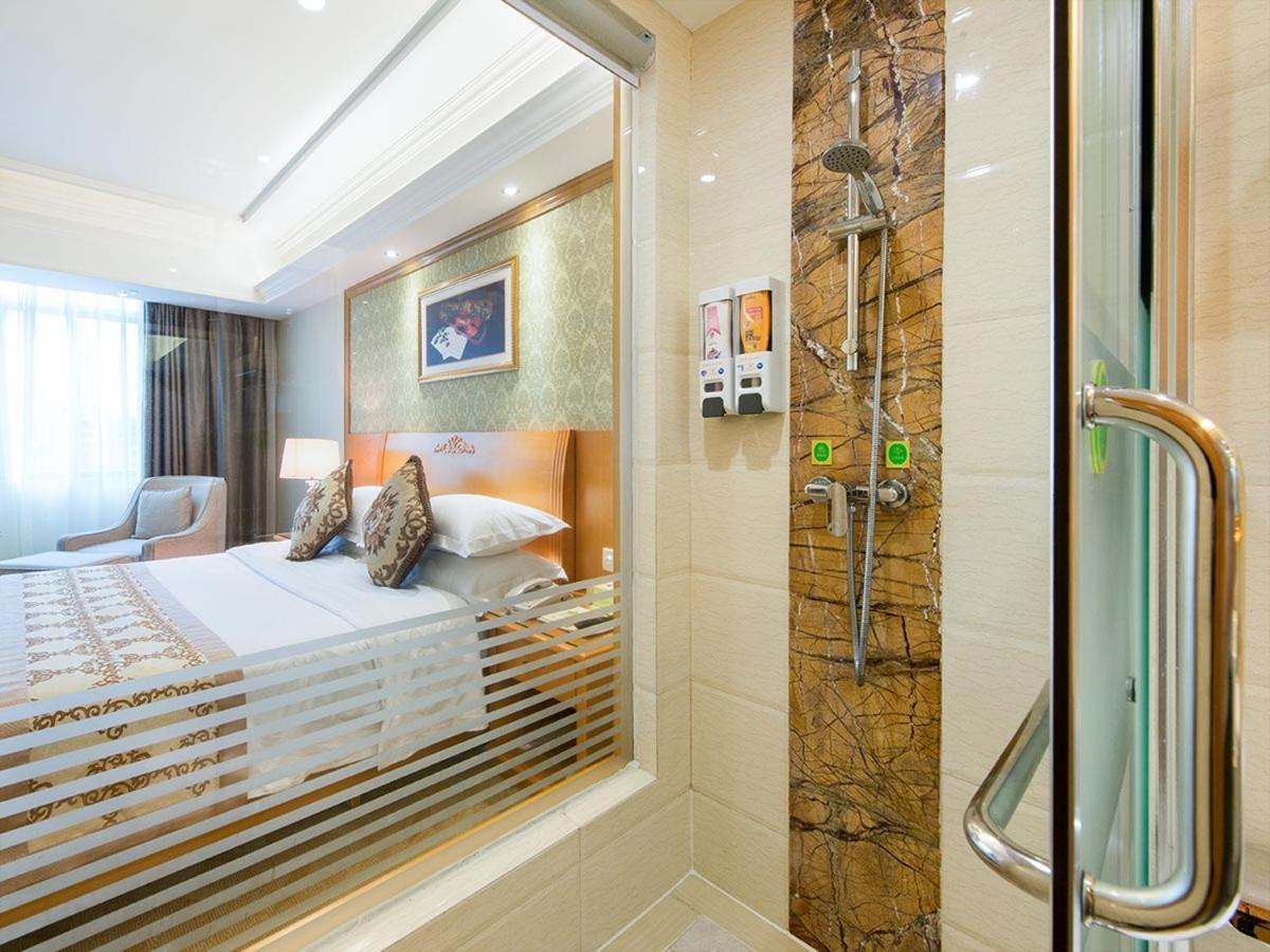 Vienna Hotel Banxuegang Road Thẩm Quyến Ngoại thất bức ảnh
