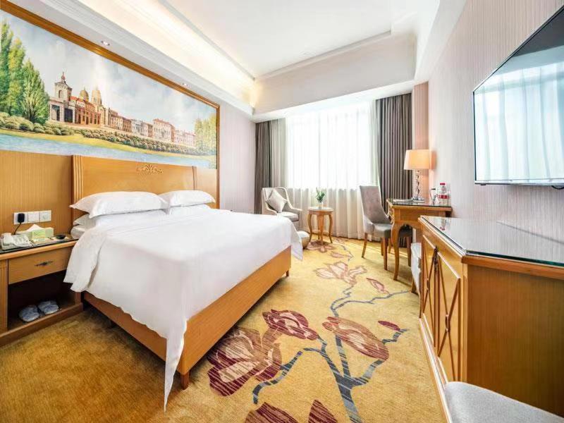 Vienna Hotel Banxuegang Road Thẩm Quyến Ngoại thất bức ảnh