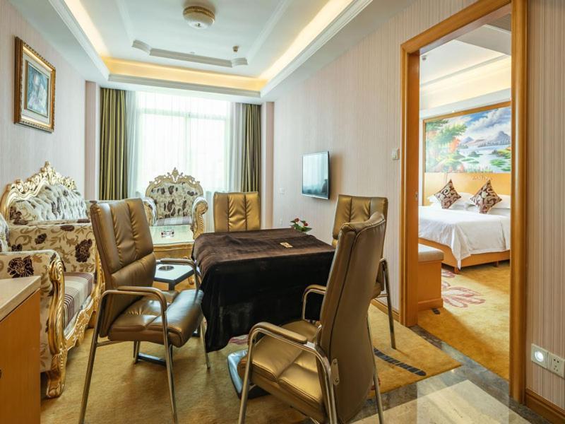 Vienna Hotel Banxuegang Road Thẩm Quyến Ngoại thất bức ảnh
