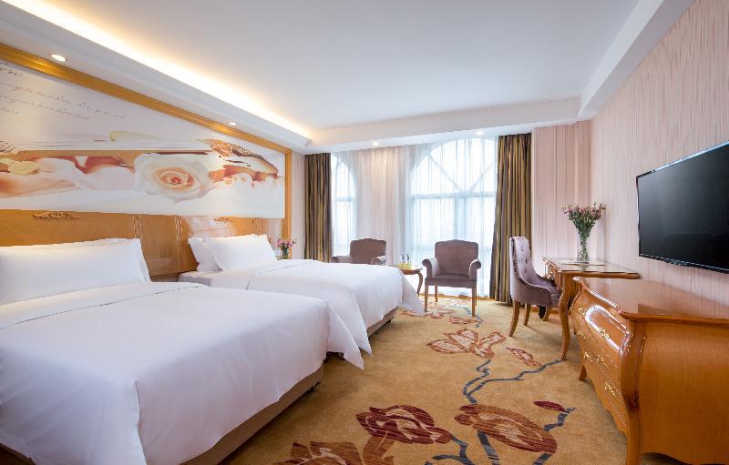 Vienna Hotel Banxuegang Road Thẩm Quyến Ngoại thất bức ảnh